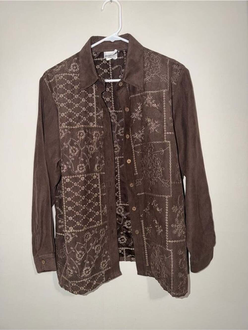 BonWorth Women’s Petite Medium Brown Embroidered Button Front Shirt